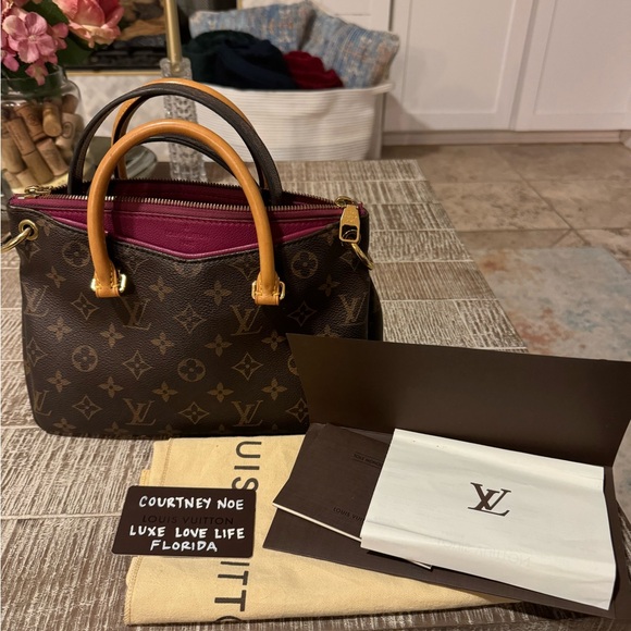 💫SOLD💫Louis Vuitton Pallas BB - Picture 1 of 13